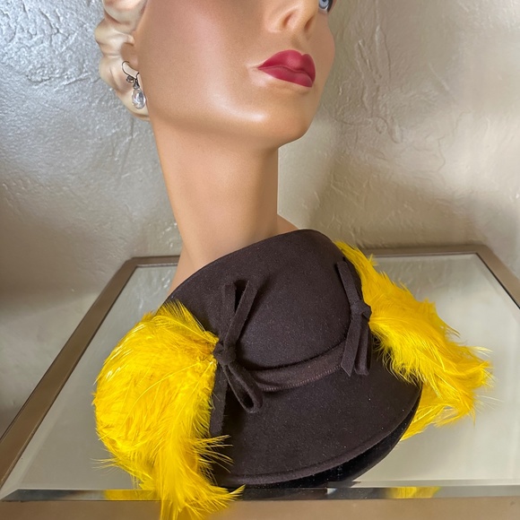 GRACEFUL1940s\' BROWN FELT HALF CAP WITH MAGNIFICENT YELLOW FEATHERS main image 11